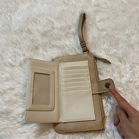 Minicci Cream Wristlet Wallet - Picture 3 of 7